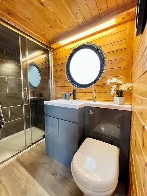 The Pines Treehouse At Treetops Hideouts Richmond  0*, Richmond (North Yorkshire)